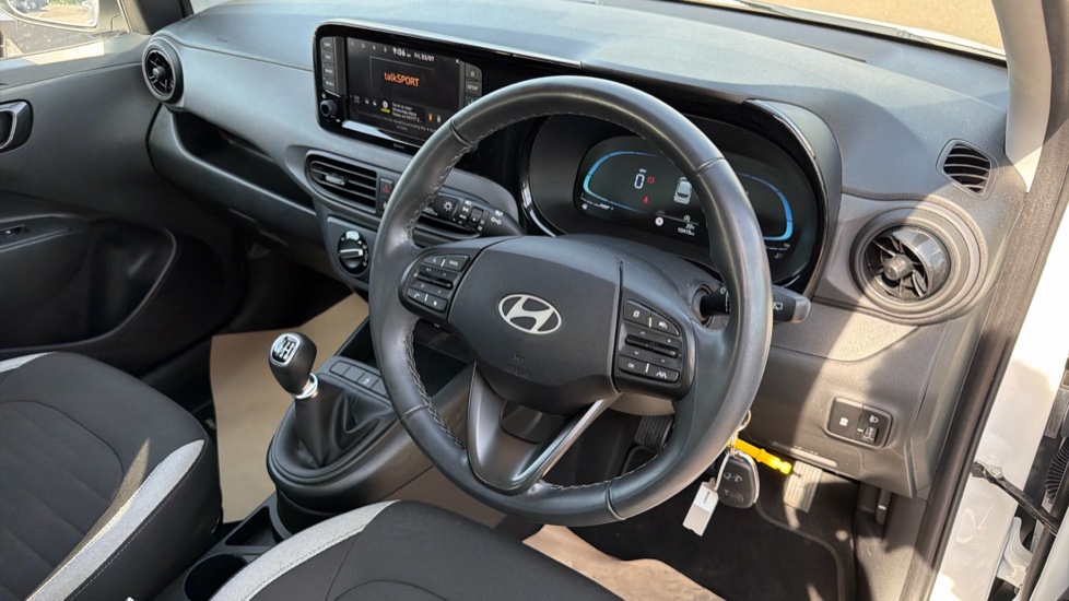 Hyundai i10 1.0 [63] Advance 5dr [Nav] Petrol Hatchback - Image 11