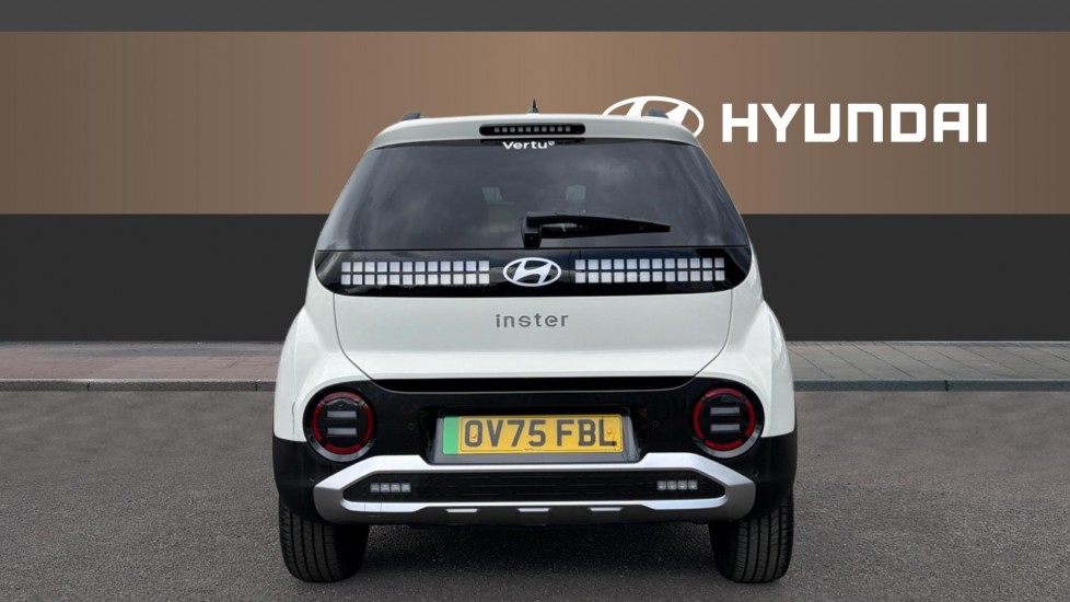 Hyundai INSTER 85kW 02 49kWh 5dr Auto Electric Hatchback - Image 6