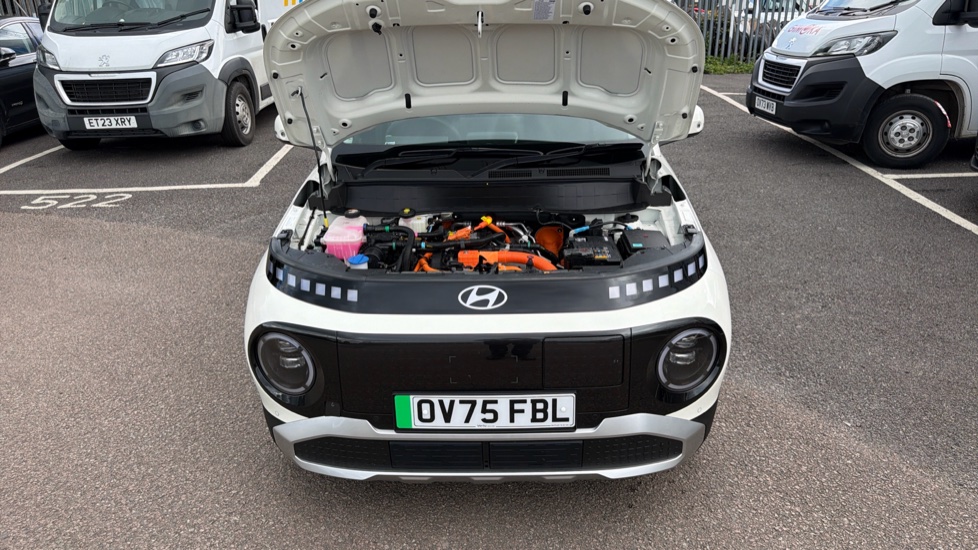 Hyundai INSTER 85kW 02 49kWh 5dr Auto Electric Hatchback - Image 8