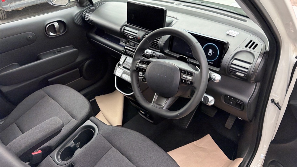Hyundai INSTER 85kW 02 49kWh 5dr Auto Electric Hatchback - Image 11