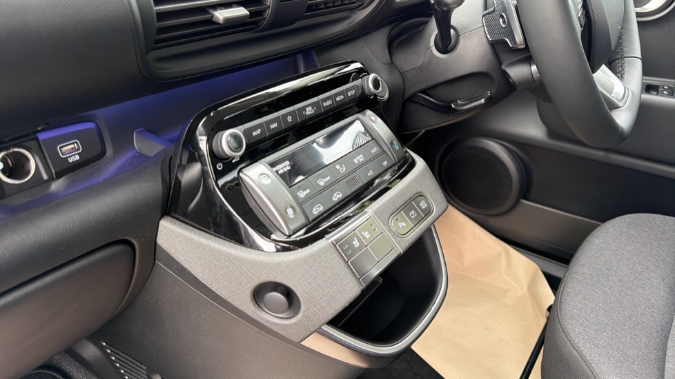 Hyundai INSTER 85kW 02 49kWh 5dr Auto Electric Hatchback - Image 13