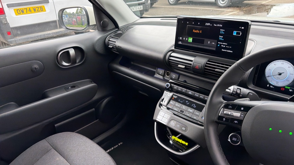 Hyundai INSTER 85kW 02 49kWh 5dr Auto Electric Hatchback - Image 14