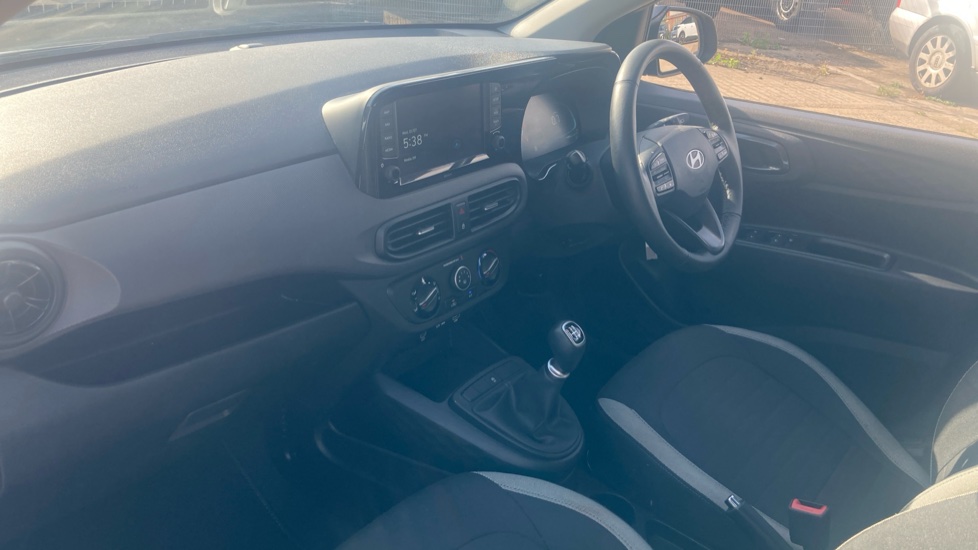 Hyundai i10 1.0 [63] Advance 5dr [Nav] Petrol Hatchback - Image 9