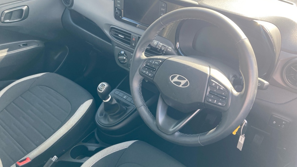 Hyundai i10 1.0 [63] Advance 5dr [Nav] Petrol Hatchback - Image 11