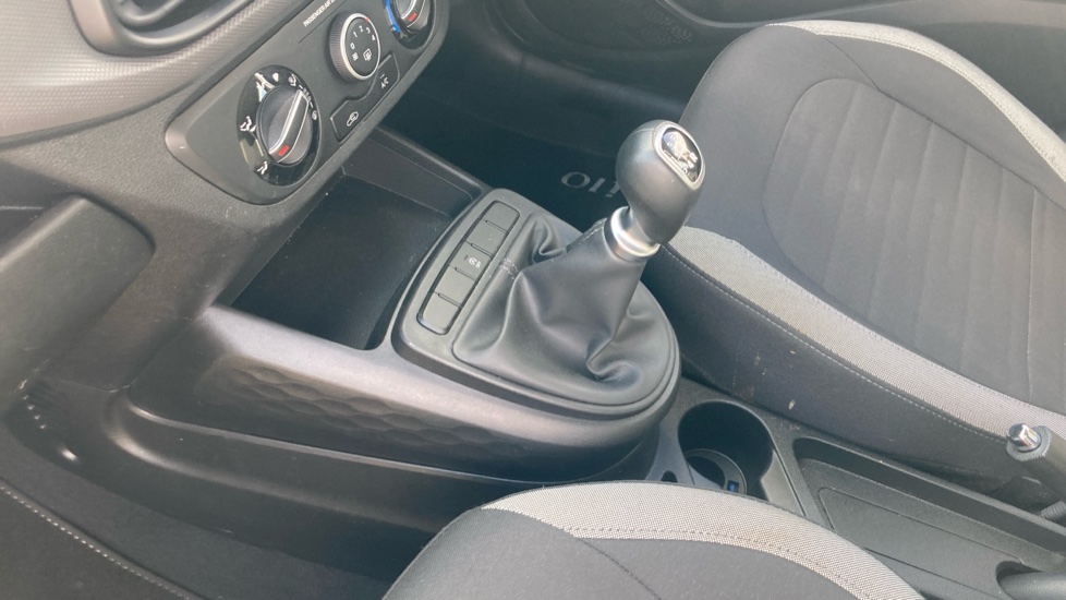 Hyundai i10 1.0 [63] Advance 5dr [Nav] Petrol Hatchback - Image 13