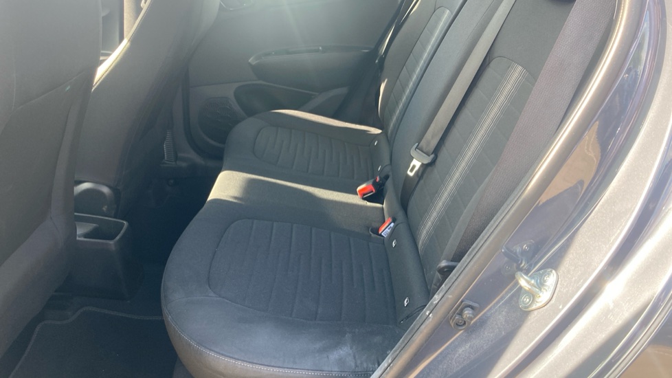 Hyundai i10 1.0 [63] Advance 5dr [Nav] Petrol Hatchback - Image 16
