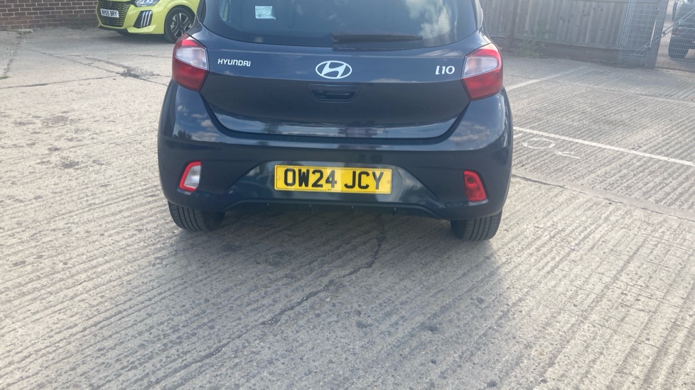 Hyundai i10 1.0 [63] Advance 5dr [Nav] Petrol Hatchback - Image 24