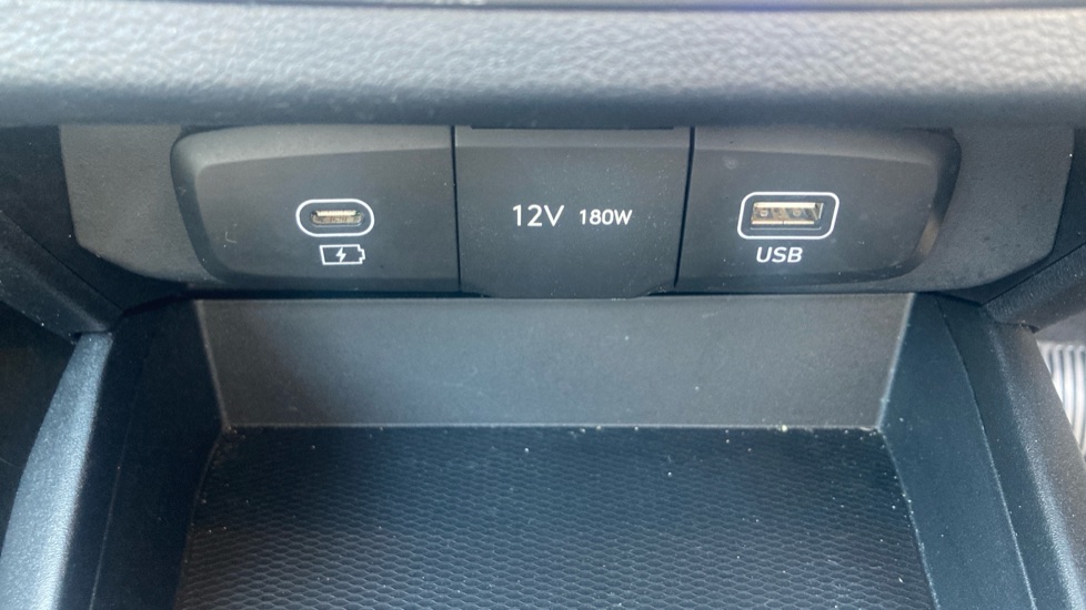 Hyundai i10 1.0 [63] Advance 5dr [Nav] Petrol Hatchback - Image 39