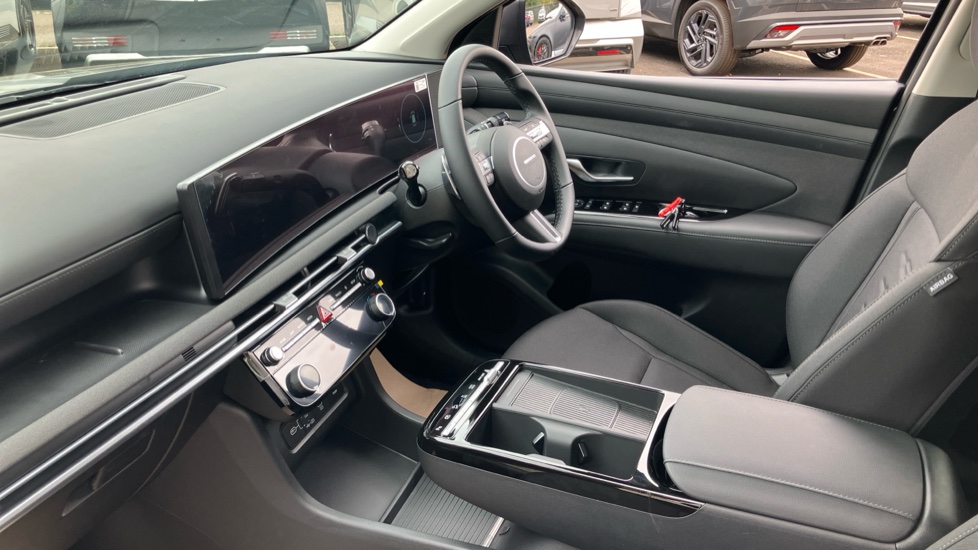 Hyundai TUCSON 1.6T Plug-in Hybrid Advance 5dr Auto Estate - Image 9