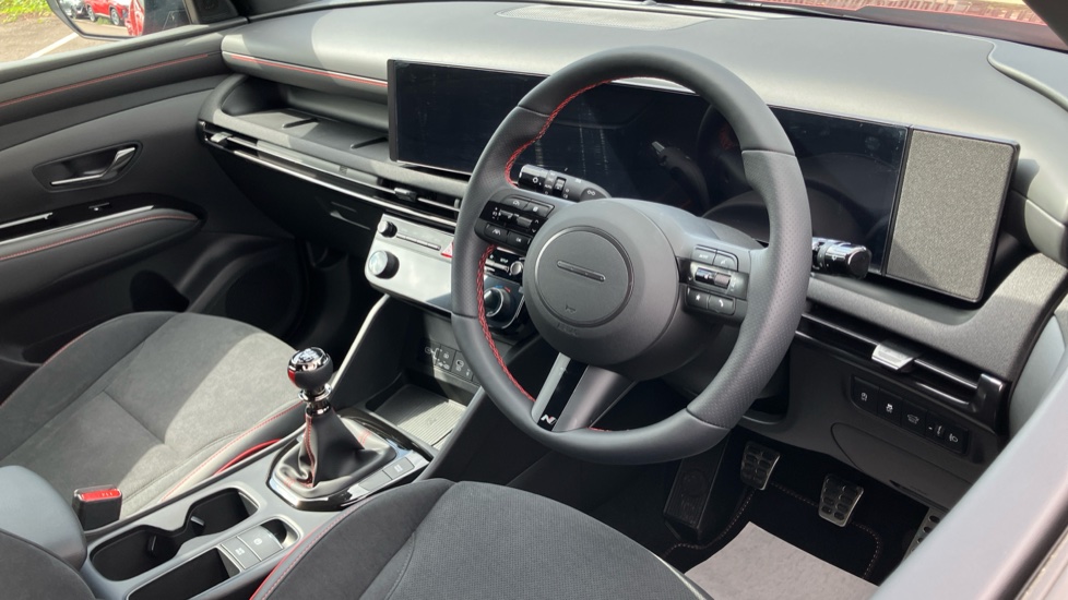Hyundai TUCSON 1.6T N Line 5dr Petrol Estate - Image 11