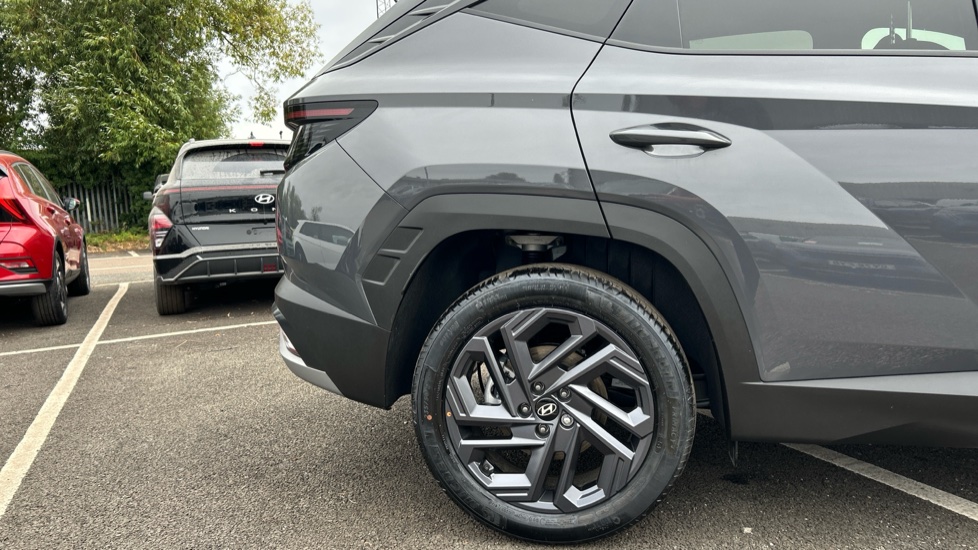 Hyundai TUCSON 1.6T 239 Hybrid Black Line 5dr Auto Hybrid Estate - Image 7