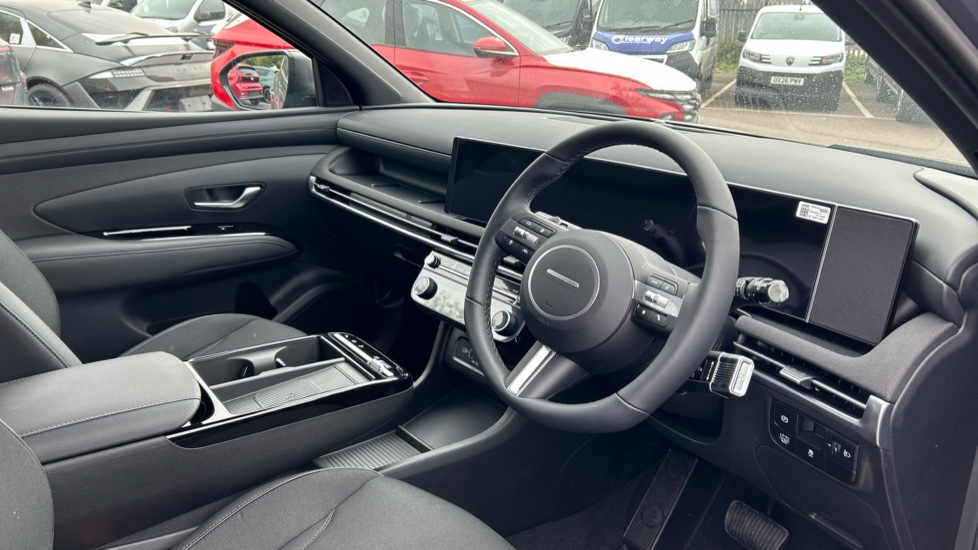 Hyundai TUCSON 1.6T 239 Hybrid Black Line 5dr Auto Hybrid Estate - Image 11