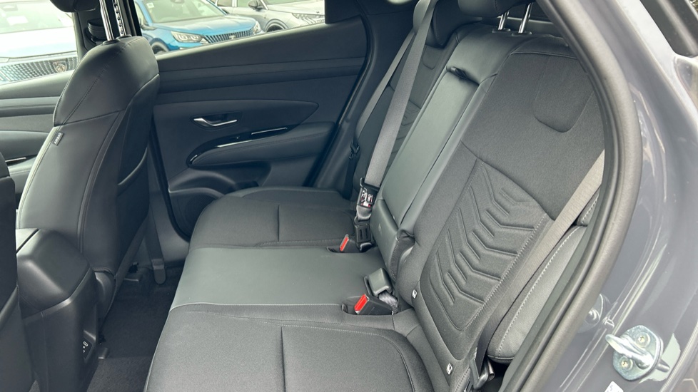 Hyundai TUCSON 1.6T 239 Hybrid Black Line 5dr Auto Hybrid Estate - Image 16