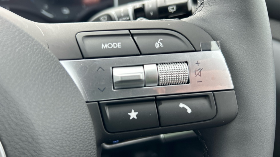 Hyundai TUCSON 1.6T 239 Hybrid Black Line 5dr Auto Hybrid Estate - Image 22