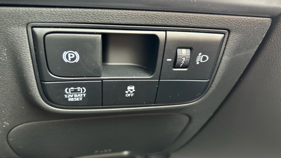 Hyundai TUCSON 1.6T 239 Hybrid Black Line 5dr Auto Hybrid Estate - Image 34