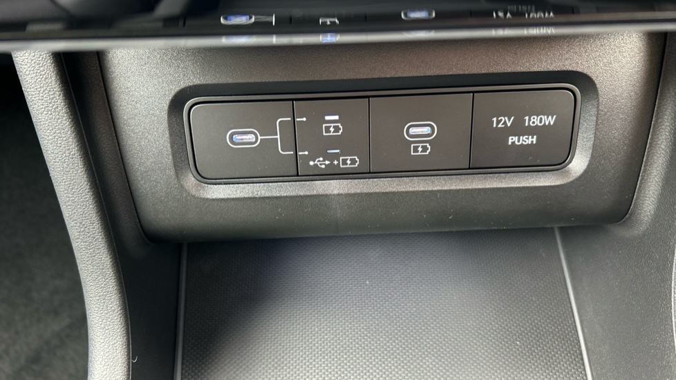 Hyundai TUCSON 1.6T 239 Hybrid Black Line 5dr Auto Hybrid Estate - Image 40