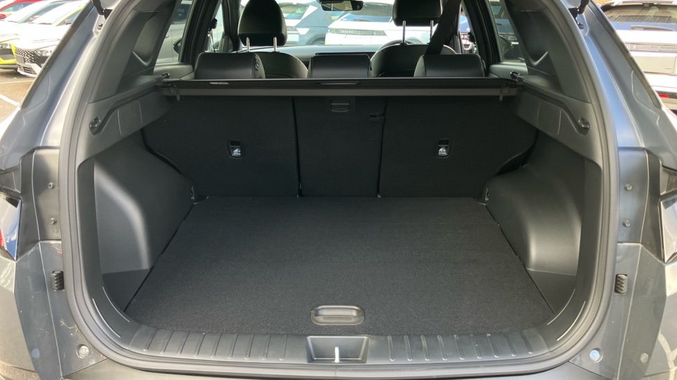 Hyundai TUCSON 1.6T 239 Hybrid Black Line 5dr Auto Hybrid Estate - Image 4