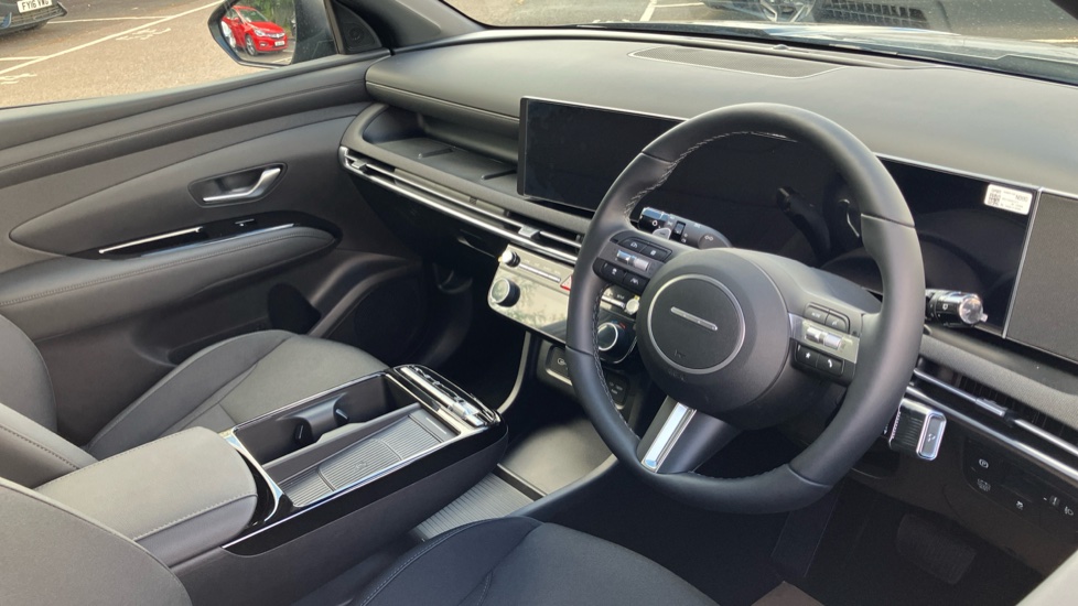 Hyundai TUCSON 1.6T 239 Hybrid Black Line 5dr Auto Hybrid Estate - Image 11