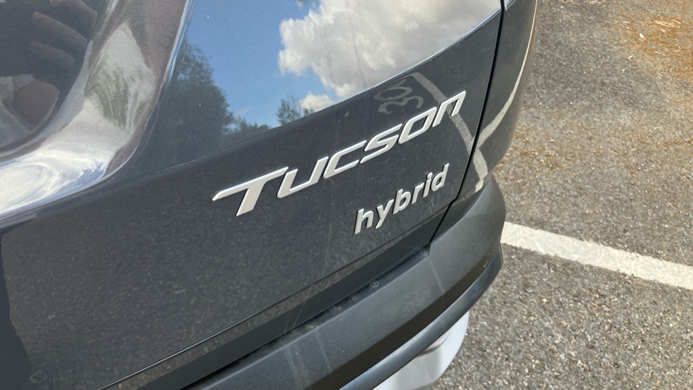 Hyundai TUCSON 1.6T 239 Hybrid Black Line 5dr Auto Hybrid Estate - Image 23