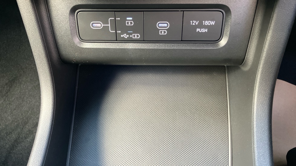 Hyundai TUCSON 1.6T 239 Hybrid Black Line 5dr Auto Hybrid Estate - Image 31