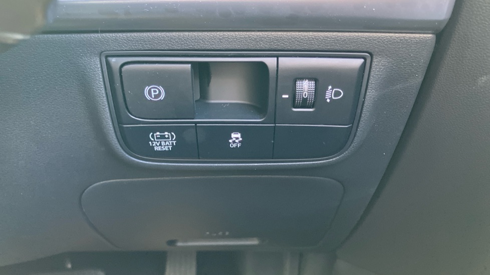 Hyundai TUCSON 1.6T 239 Hybrid Black Line 5dr Auto Hybrid Estate - Image 39