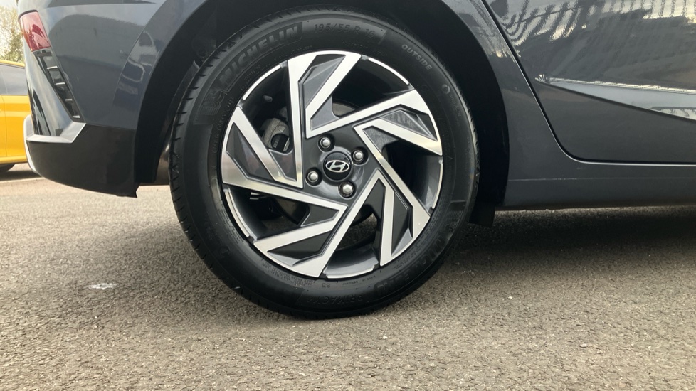 Hyundai i20 1.0T GDi Advance 5dr Petrol Hatchback - Image 7