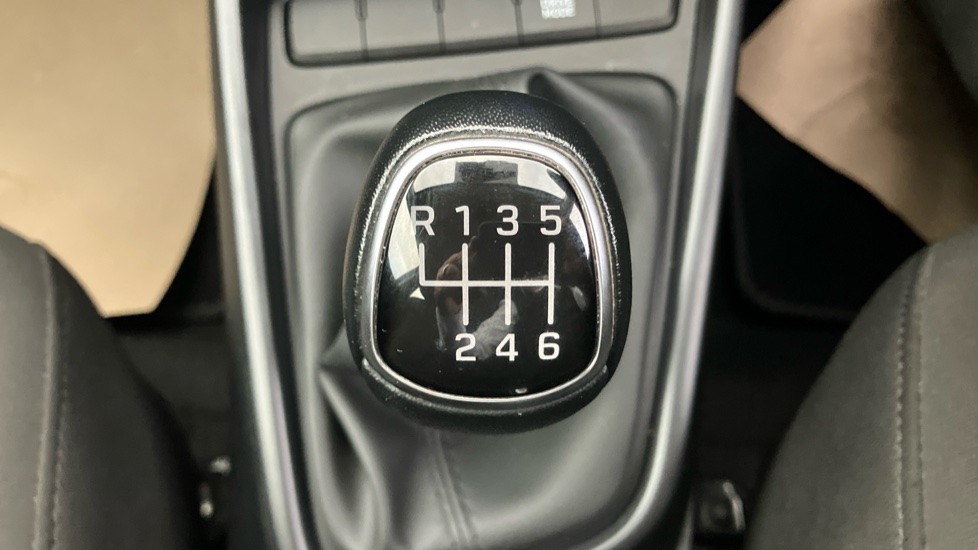 Hyundai i20 1.0T GDi Advance 5dr Petrol Hatchback - Image 33