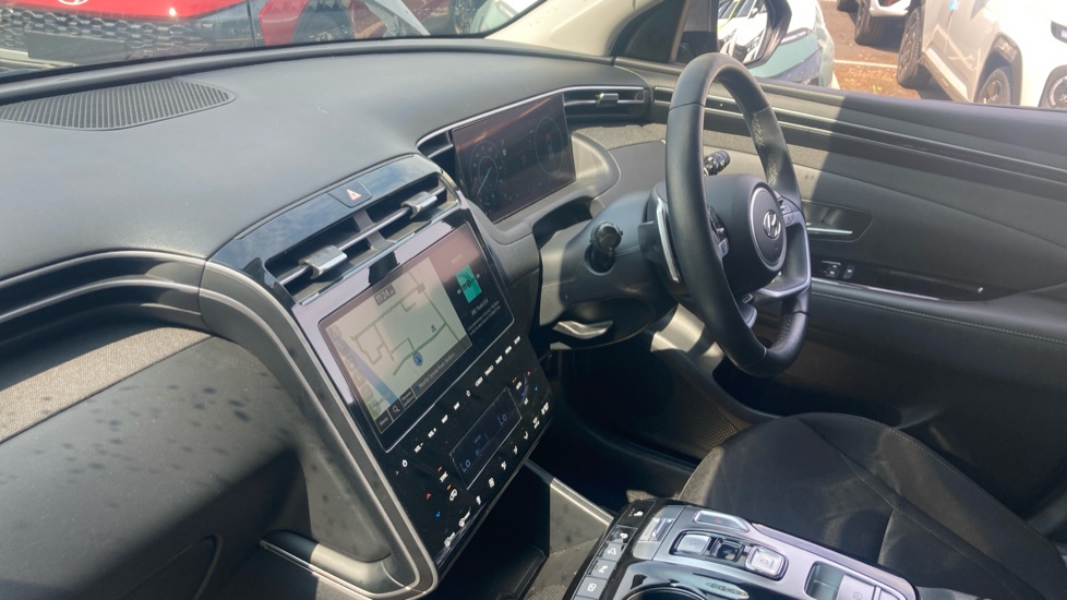 Hyundai TUCSON 1.6 TGDi Hybrid 230 Premium 5dr 2WD Auto Hybrid Estate - Image 9