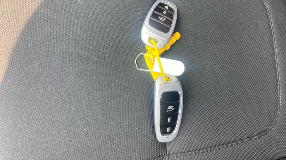 Hyundai TUCSON 1.6 TGDi Hybrid 230 Premium 5dr 2WD Auto Hybrid Estate - Image 20