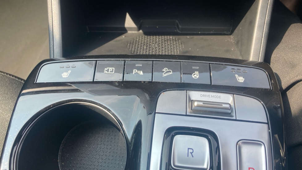 Hyundai TUCSON 1.6 TGDi Hybrid 230 Premium 5dr 2WD Auto Hybrid Estate - Image 30