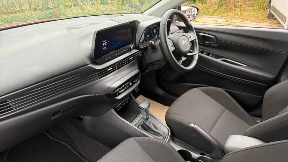 Hyundai BAYON 1.0 TGDi [90] Tech Line 5dr DCT Petrol Hatchback - Image 9