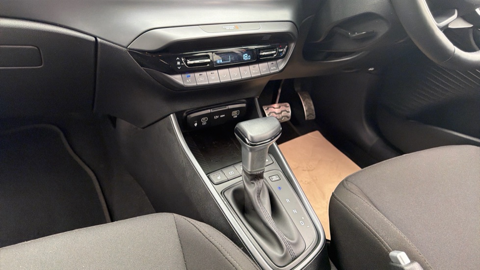 Hyundai BAYON 1.0 TGDi [90] Tech Line 5dr DCT Petrol Hatchback - Image 13