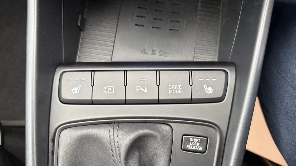 Hyundai BAYON 1.0 TGDi [90] Tech Line 5dr DCT Petrol Hatchback - Image 30