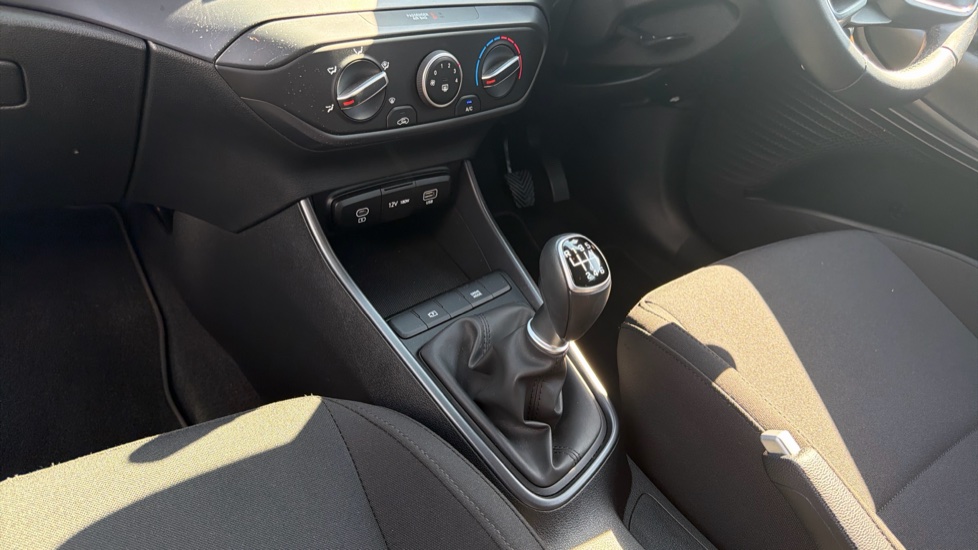 Hyundai i20 1.0T GDi Advance [Nav] 5dr Petrol Hatchback - Image 13