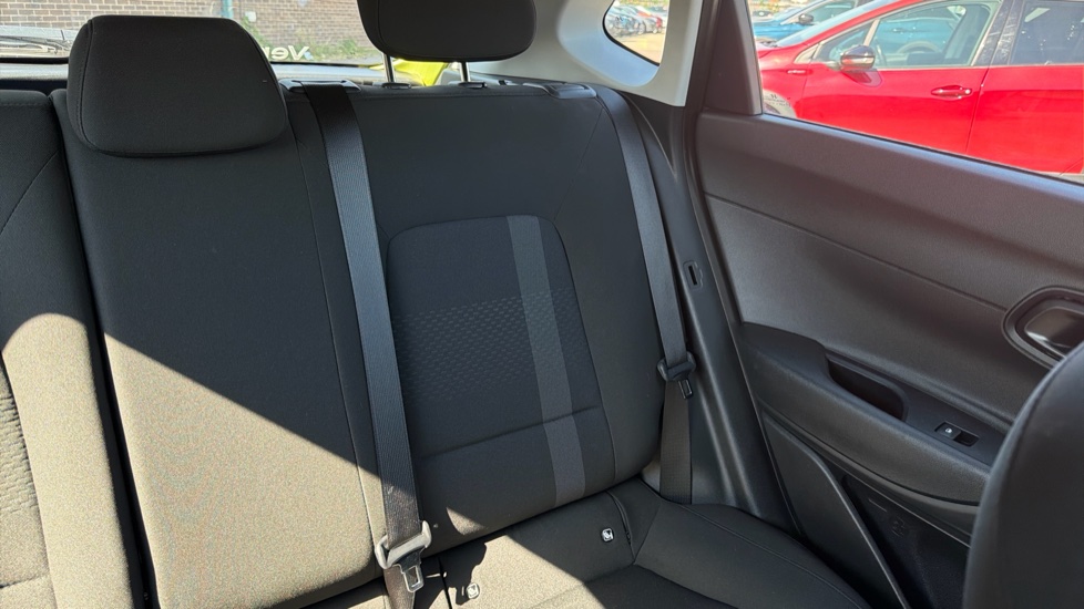 Hyundai i20 1.0T GDi Advance [Nav] 5dr Petrol Hatchback - Image 36