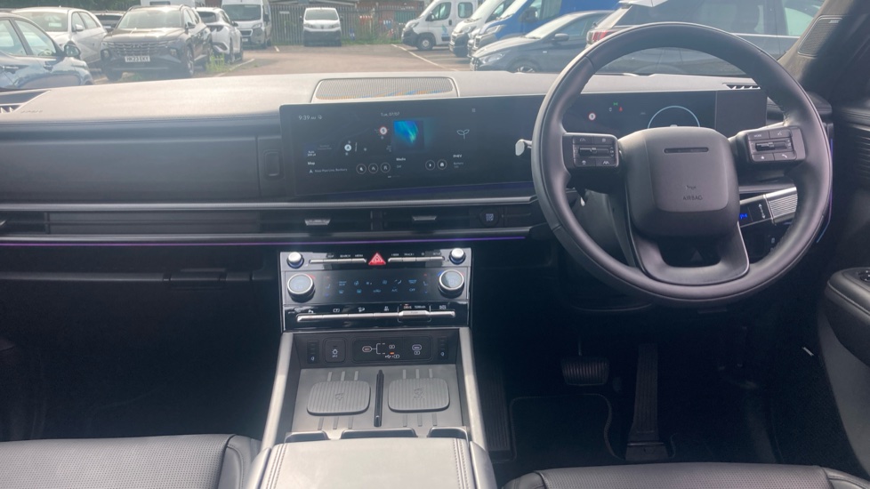 Hyundai SANTA FE 1.6 TGDi Plug-in Hybrid Calligraphy 5dr 4WD Auto Estate - Image 10