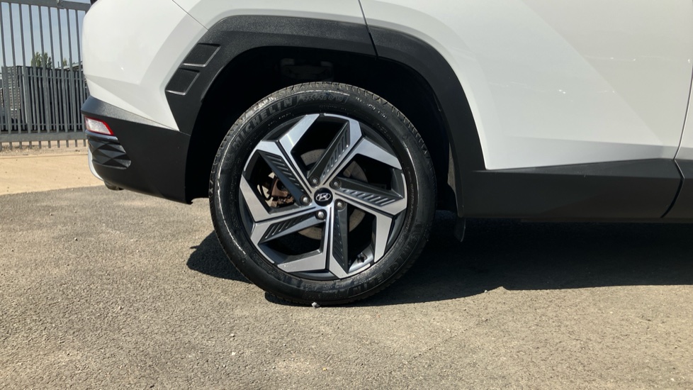 Hyundai TUCSON 1.6 TGDi Hybrid 230 Premium 5dr 2WD Auto Hybrid Estate - Image 7