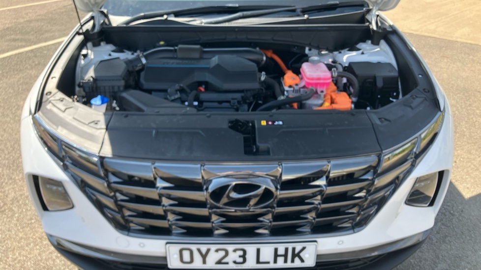 Hyundai TUCSON 1.6 TGDi Hybrid 230 Premium 5dr 2WD Auto Hybrid Estate - Image 8