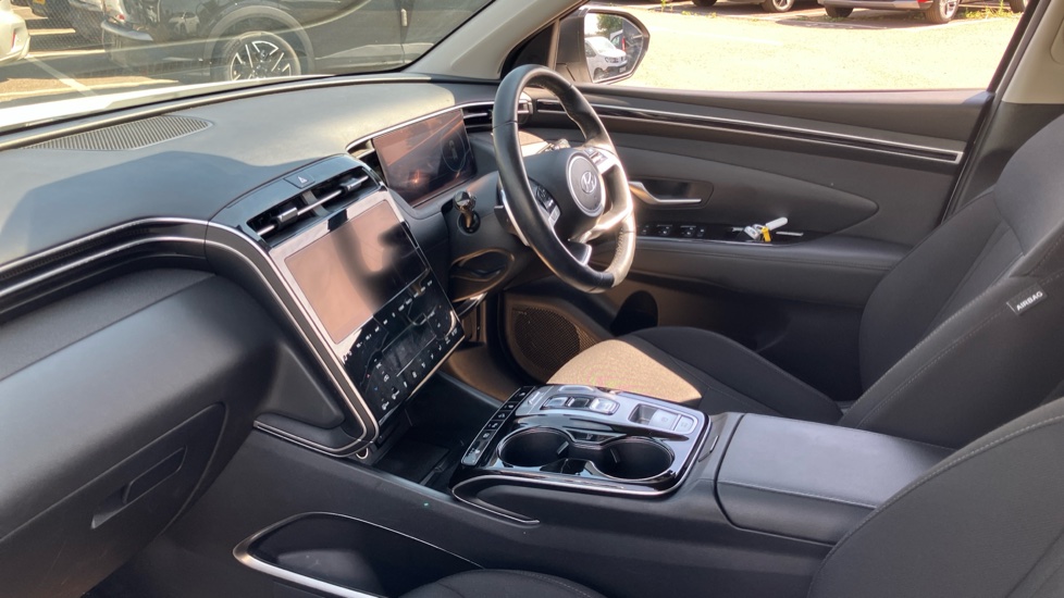 Hyundai TUCSON 1.6 TGDi Hybrid 230 Premium 5dr 2WD Auto Hybrid Estate - Image 9