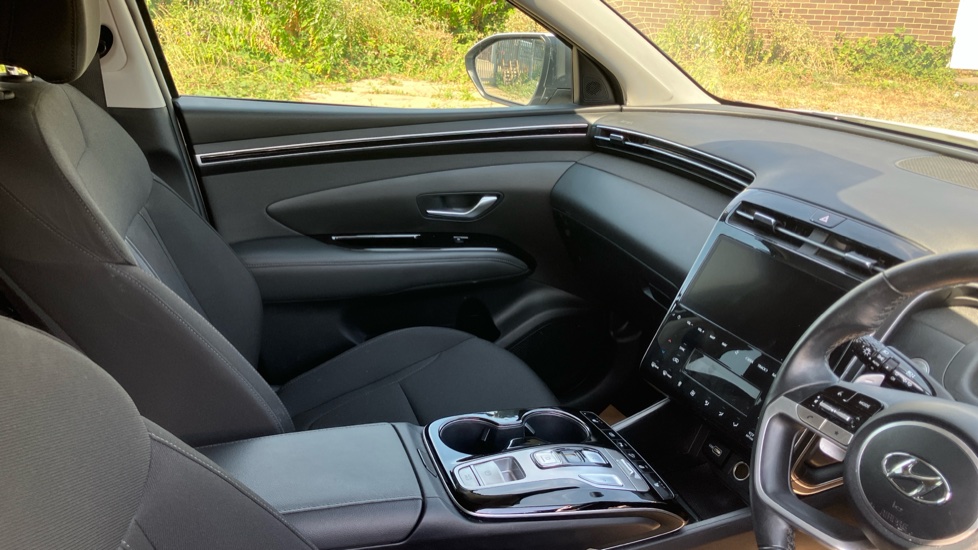 Hyundai TUCSON 1.6 TGDi Hybrid 230 Premium 5dr 2WD Auto Hybrid Estate - Image 14