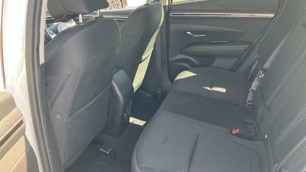 Hyundai TUCSON 1.6 TGDi Hybrid 230 Premium 5dr 2WD Auto Hybrid Estate - Image 16