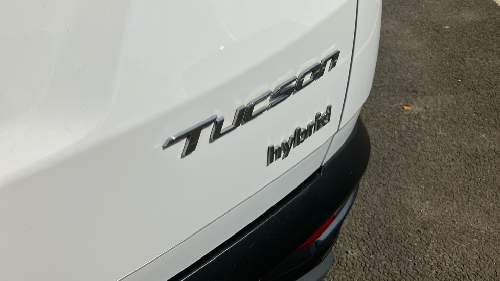 Hyundai TUCSON 1.6 TGDi Hybrid 230 Premium 5dr 2WD Auto Hybrid Estate - Image 23