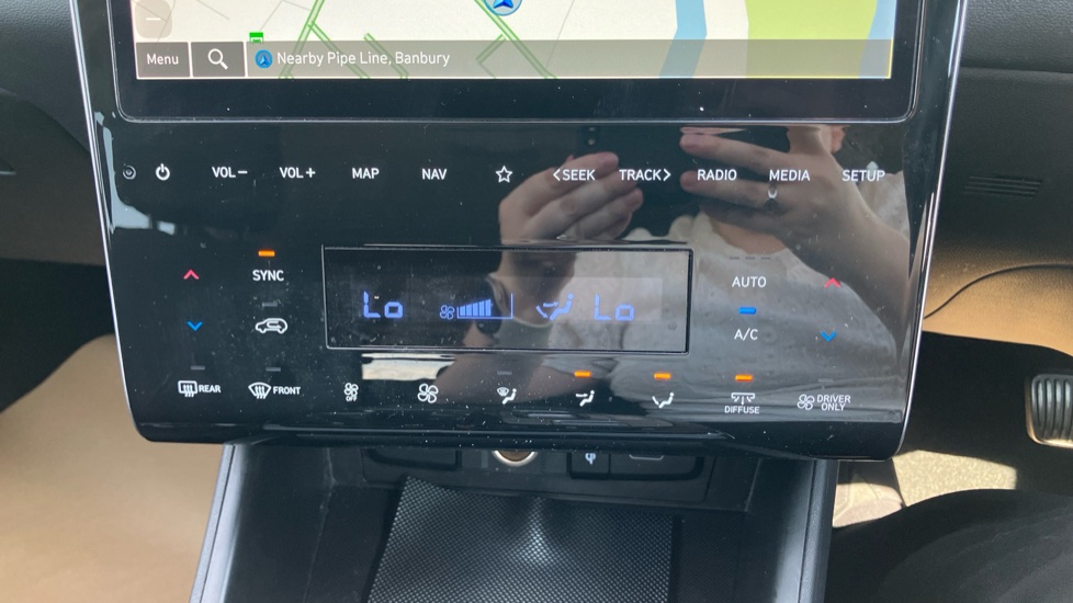 Hyundai TUCSON 1.6 TGDi Hybrid 230 Premium 5dr 2WD Auto Hybrid Estate - Image 30