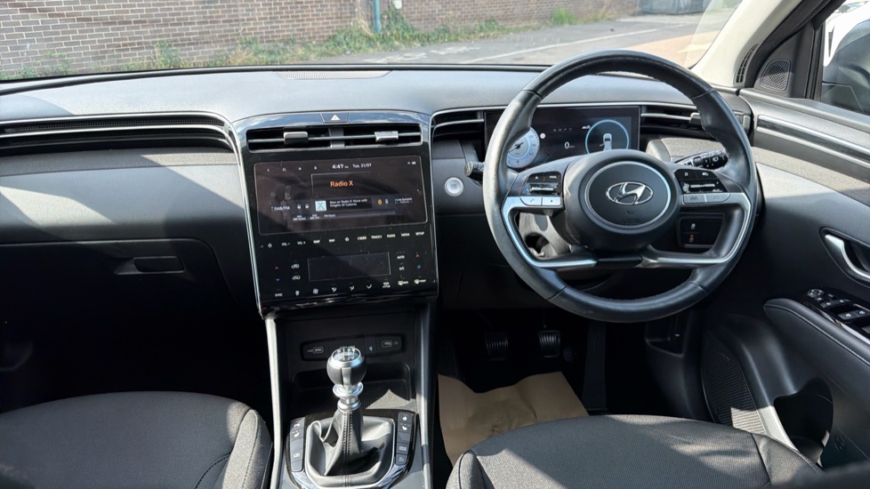 Hyundai TUCSON 1.6 TGDi Premium 5dr 2WD Petrol Estate - Image 10