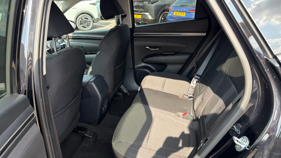 Hyundai TUCSON 1.6 TGDi Premium 5dr 2WD Petrol Estate - Image 16