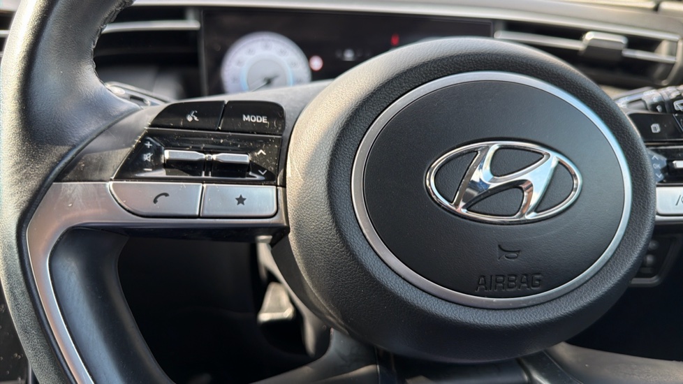 Hyundai TUCSON 1.6 TGDi Premium 5dr 2WD Petrol Estate - Image 24