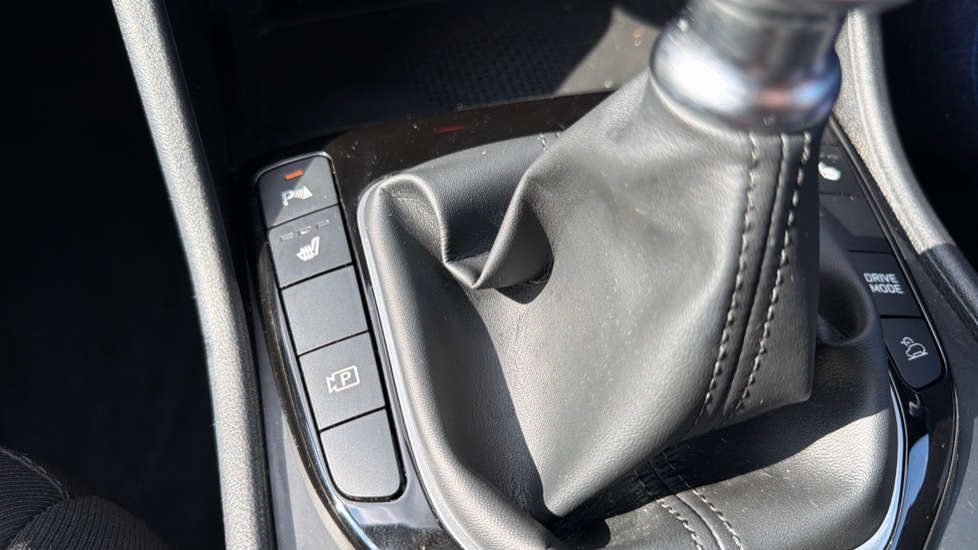 Hyundai TUCSON 1.6 TGDi Premium 5dr 2WD Petrol Estate - Image 34