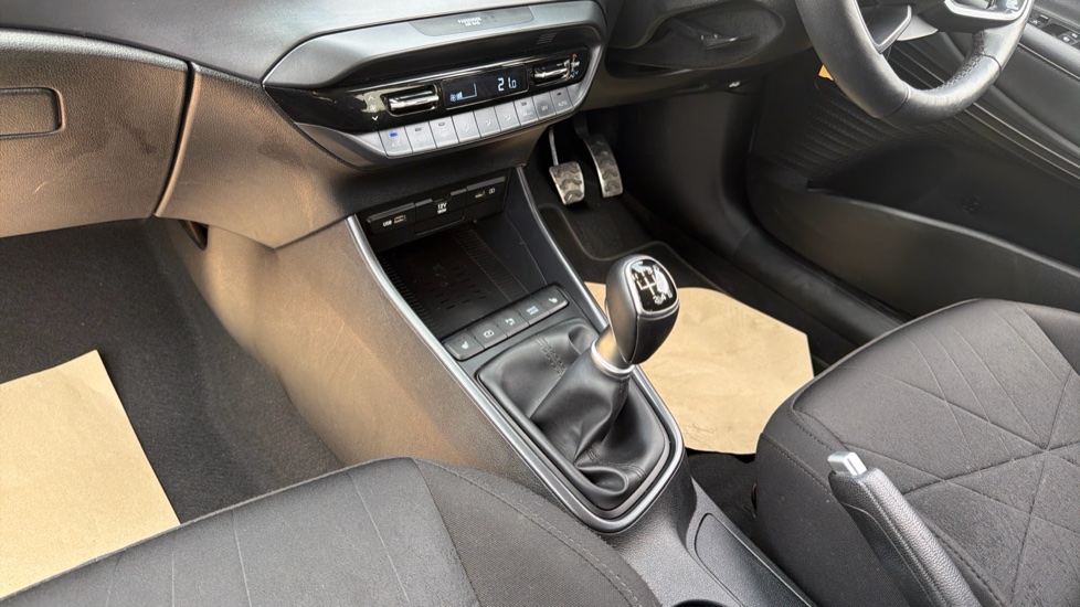 Hyundai BAYON 1.0 TGDi 48V MHEV Premium 5dr Petrol Hatchback - Image 13