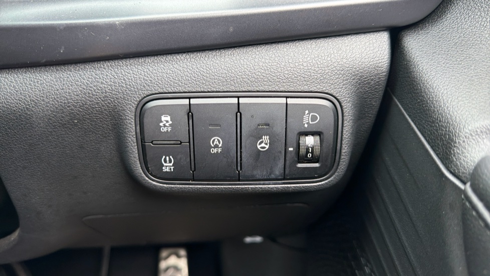 Hyundai BAYON 1.0 TGDi 48V MHEV Premium 5dr Petrol Hatchback - Image 25