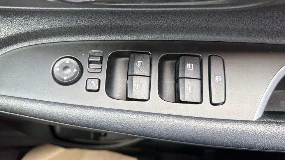 Hyundai BAYON 1.0 TGDi 48V MHEV Premium 5dr Petrol Hatchback - Image 26
